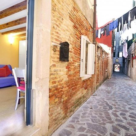 Cozy Apartment Up To 4 In Biennale Giardini By Bricola Apartments Venedig Eksteriør billede