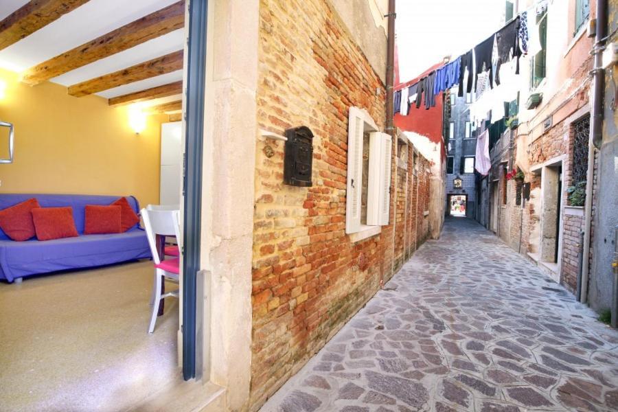 Cozy Apartment Up To 4 In Biennale Giardini By Bricola Apartments Venedig Eksteriør billede